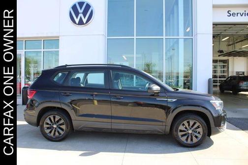 Deep Black Pearl 2022 Volkswagen Taos 1.5T S