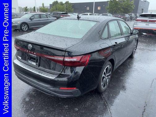 Deep Black Pearl 2025 Volkswagen Jetta 1.5T Sport