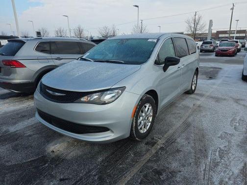 2024 Chrysler Voyager LX