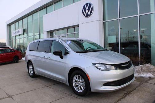 2024 Chrysler Voyager LX