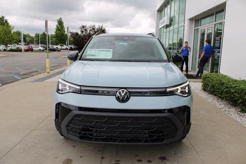 2025 Volkswagen Taos 1.5T SE Black