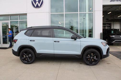 2025 Volkswagen Taos 1.5T SE Black