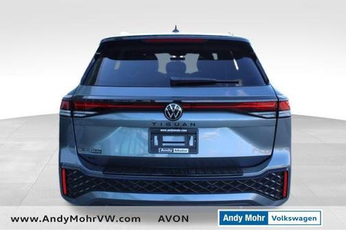 2025 Volkswagen Tiguan 2.0T SE R-Line Black