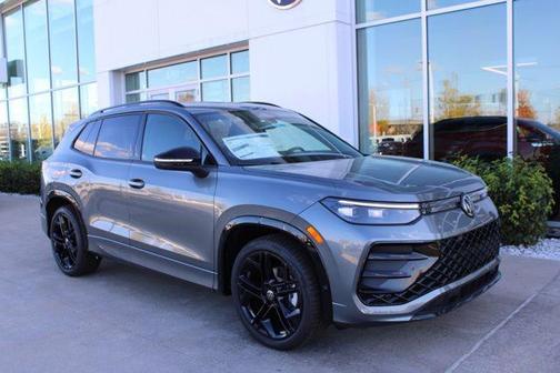 2025 Volkswagen Tiguan 2.0T SE R-Line Black