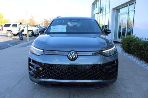 2025 Volkswagen Tiguan 2.0T SE R-Line Black