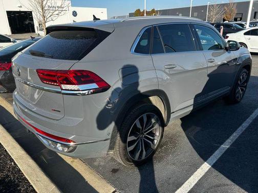 2022 Volkswagen Atlas Cross Sport 3.6L V6 SEL Premium R-Line