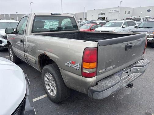 2000 Chevrolet Silverado 1500 LS