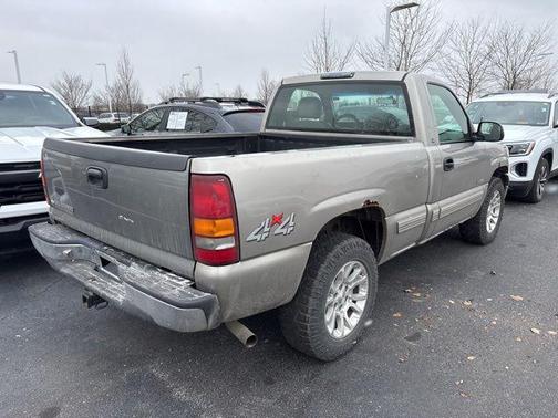 2000 Chevrolet Silverado 1500 LS