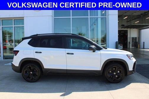 2025 Volkswagen Taos 1.5T SE Black