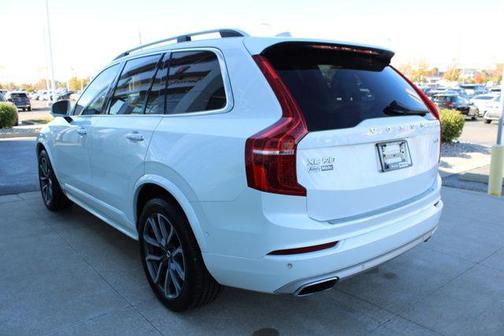 2019 Volvo XC90 T6 Momentum