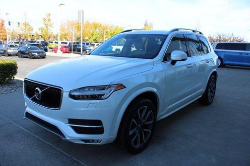 2019 Volvo XC90 T6 Momentum
