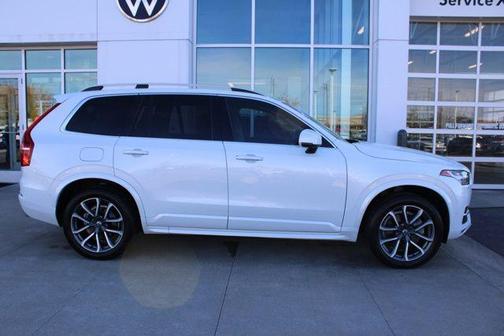 2019 Volvo XC90 T6 Momentum