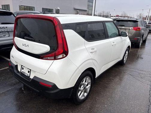 2022 Kia Soul LX