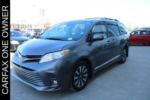 Predawn Gray Mica 2018 Toyota Sienna XLE