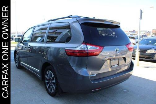 Predawn Gray Mica 2018 Toyota Sienna XLE