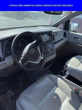 2018 Toyota Sienna XLE