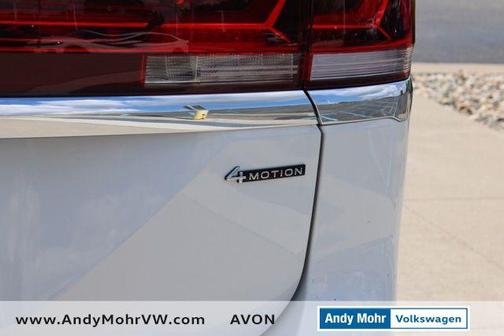 2025 Volkswagen Atlas 2.0T SE w/Technology 4MOTION