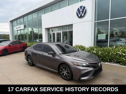 Predawn Gray Mica 2022 Toyota Camry SE