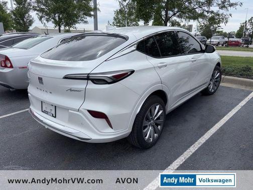 White Frost Tricoat 2024 Buick Envista Avenir