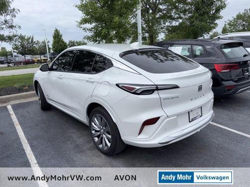 White Frost Tricoat 2024 Buick Envista Avenir