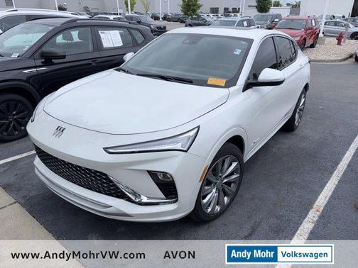White Frost Tricoat 2024 Buick Envista Avenir