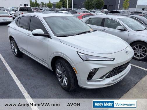 White Frost Tricoat 2024 Buick Envista Avenir