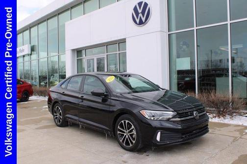 Deep Black Pearl 2023 Volkswagen Jetta 1.5T Sport
