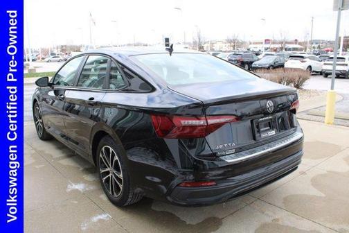 Deep Black Pearl 2023 Volkswagen Jetta 1.5T Sport