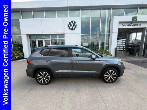Platinum Gray Metallic 2023 Volkswagen Taos 1.5T SE