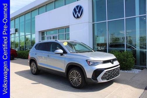 Pyrite Silver Metallic 2025 Volkswagen Taos 1.5T SE