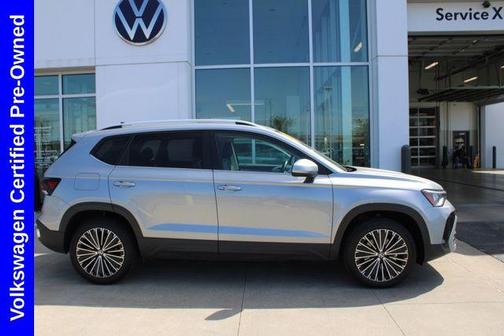 Pyrite Silver Metallic 2025 Volkswagen Taos 1.5T SE