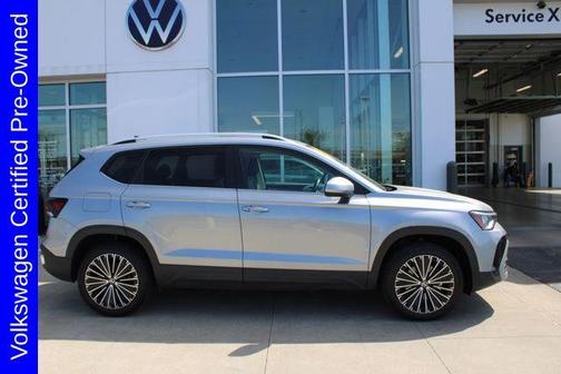 Pyrite Silver Metallic 2025 Volkswagen Taos 1.5T SE