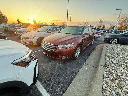 2014 Ford Taurus SEL