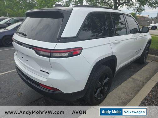 Bright White Clearcoat 2023 Jeep Grand Cherokee Limited