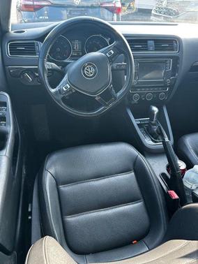 2017 Volkswagen Jetta 1.8T SEL
