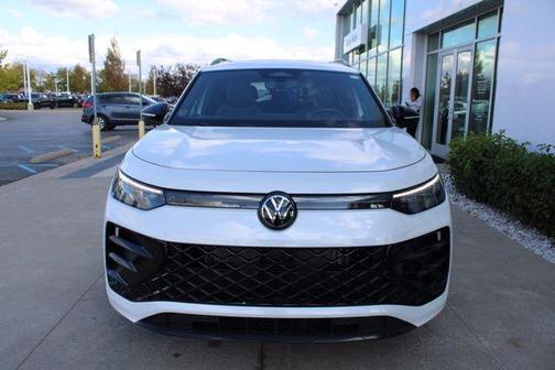 2025 Volkswagen Tiguan 2.0T SE R-Line Black 4MOTION