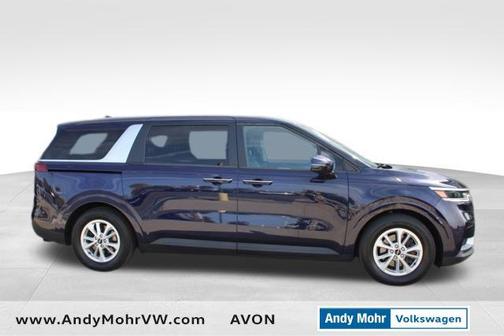 2023 Kia Carnival LX