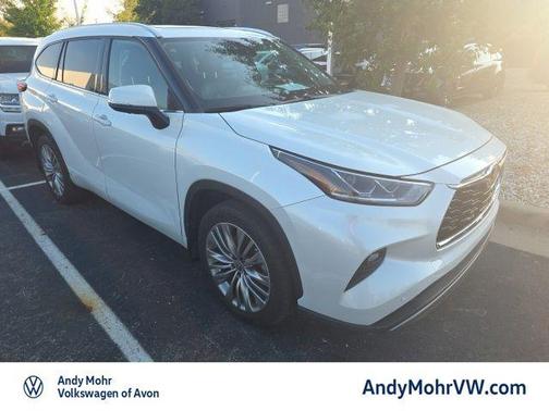 Wind Chill Pearl 2022 Toyota Highlander Platinum