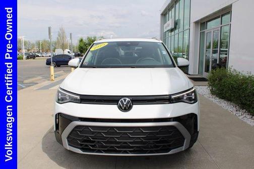 Pure White 2025 Volkswagen Taos 1.5T SE