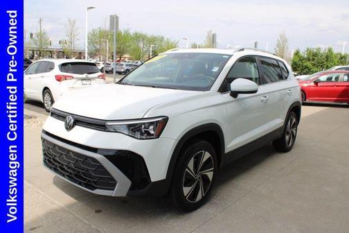 Pure White 2025 Volkswagen Taos 1.5T SE