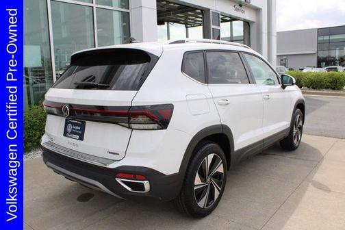 Pure White 2025 Volkswagen Taos 1.5T SE