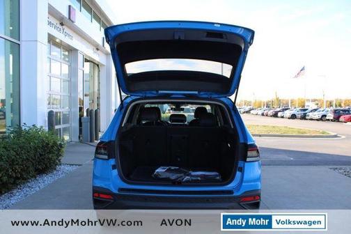 2025 Volkswagen Taos 1.5T SE Black