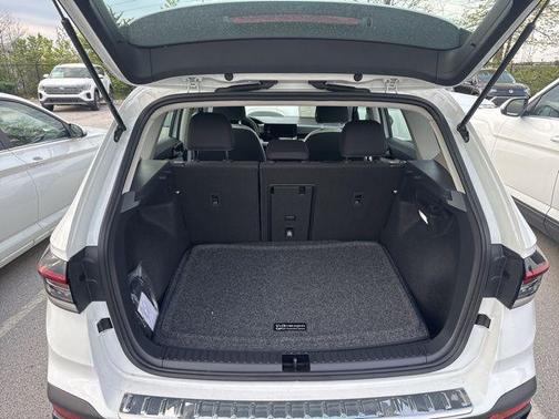 Pure White 2026 Volkswagen Taos 1.5T S