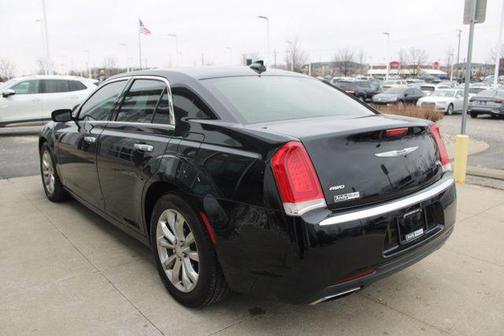 2016 Chrysler 300 S
