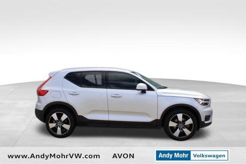 2019 Volvo XC40 T5 Momentum