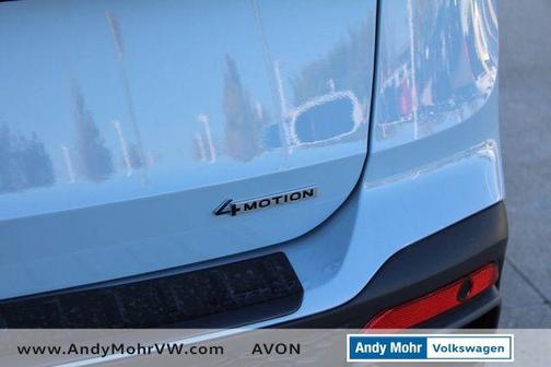 2025 Volkswagen Taos 1.5T SE Black