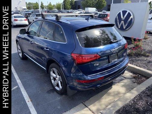 Scuba Blue Metallic 2015 Audi Q5 hybrid 2.0T Prestige