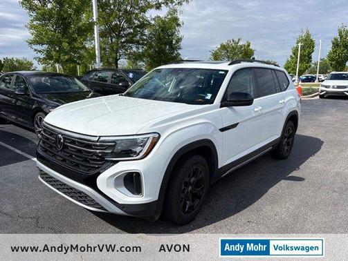 Pure White 2024 Volkswagen Atlas 2.0T SE w/Technology 4MOTION