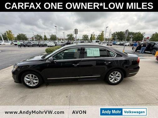 Black Uni 2016 Volkswagen Passat 1.8T S