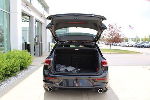 2025 Volkswagen Golf GTI 2.0T SE DSG